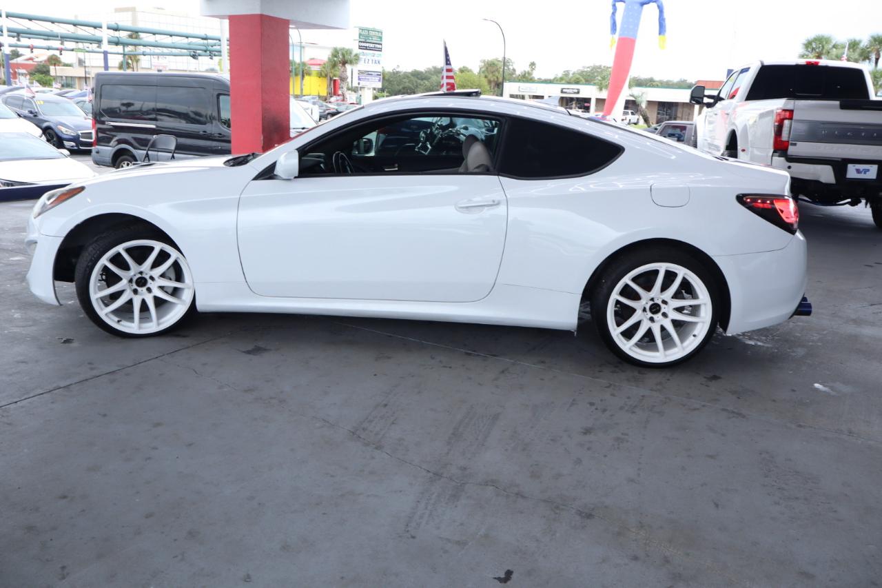 Hyundai Genesis Coupe 2dr I4 2.0T Auto Premium 2014