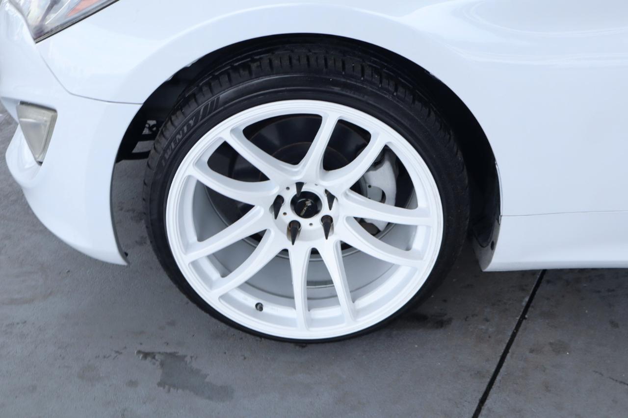 Hyundai Genesis Coupe 2dr I4 2.0T Auto Premium 2014