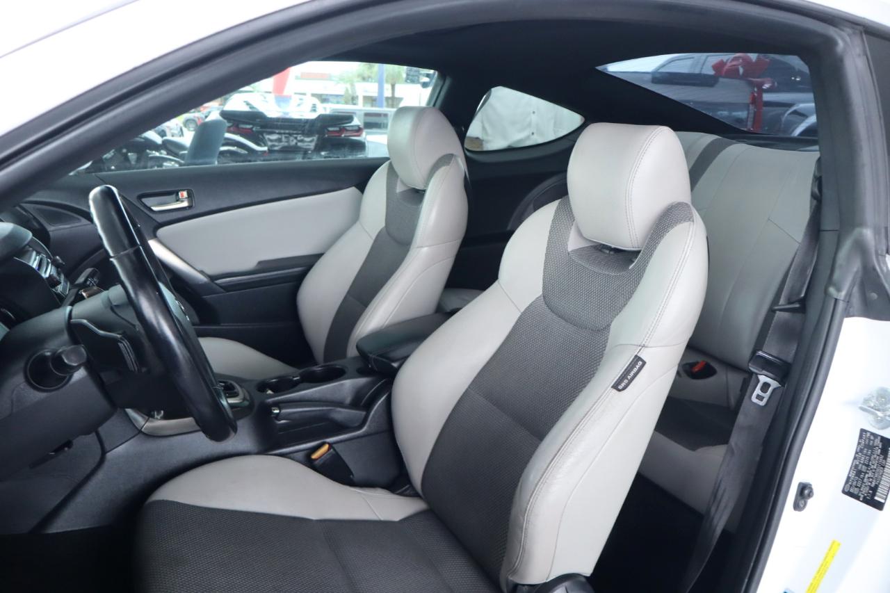Hyundai Genesis Coupe 2dr I4 2.0T Auto Premium 2014