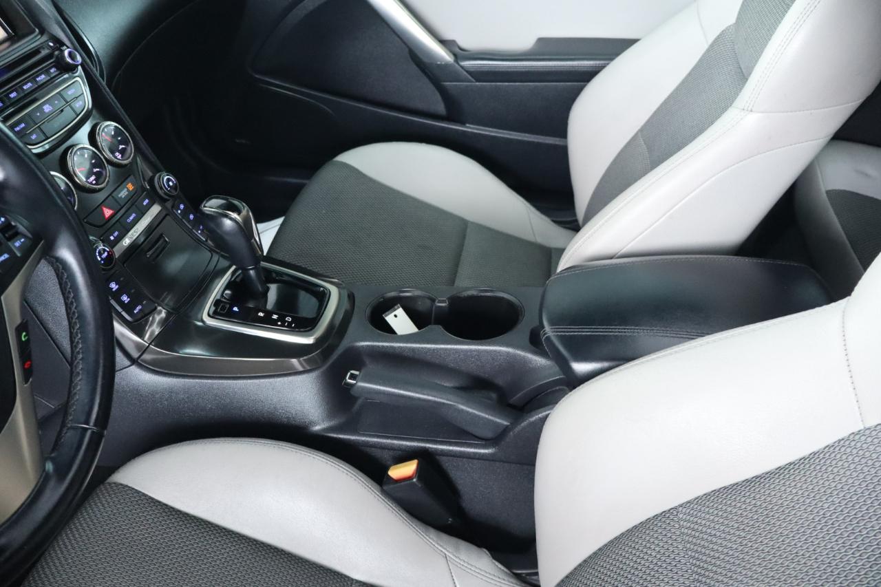 Hyundai Genesis Coupe 2dr I4 2.0T Auto Premium 2014