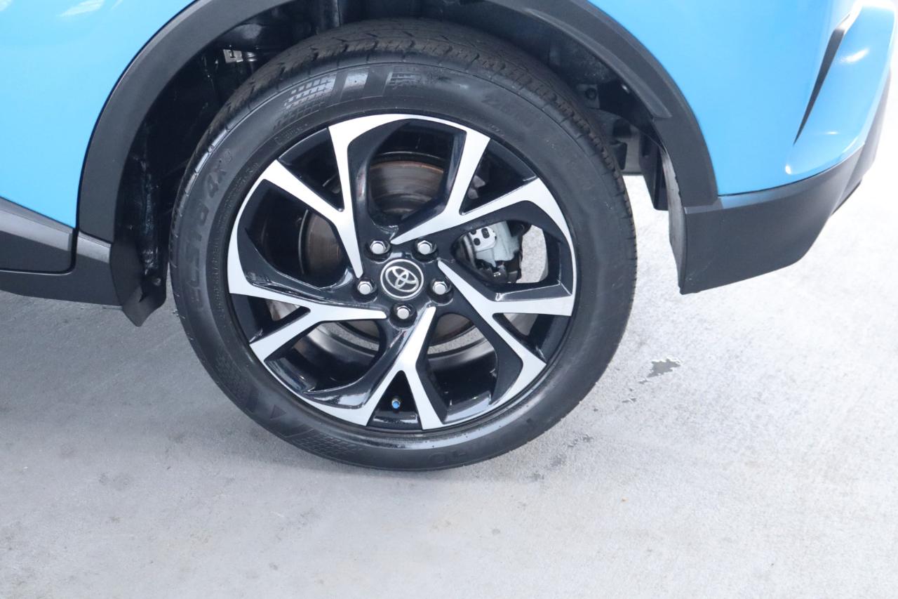 Toyota C-HR XLE 2019