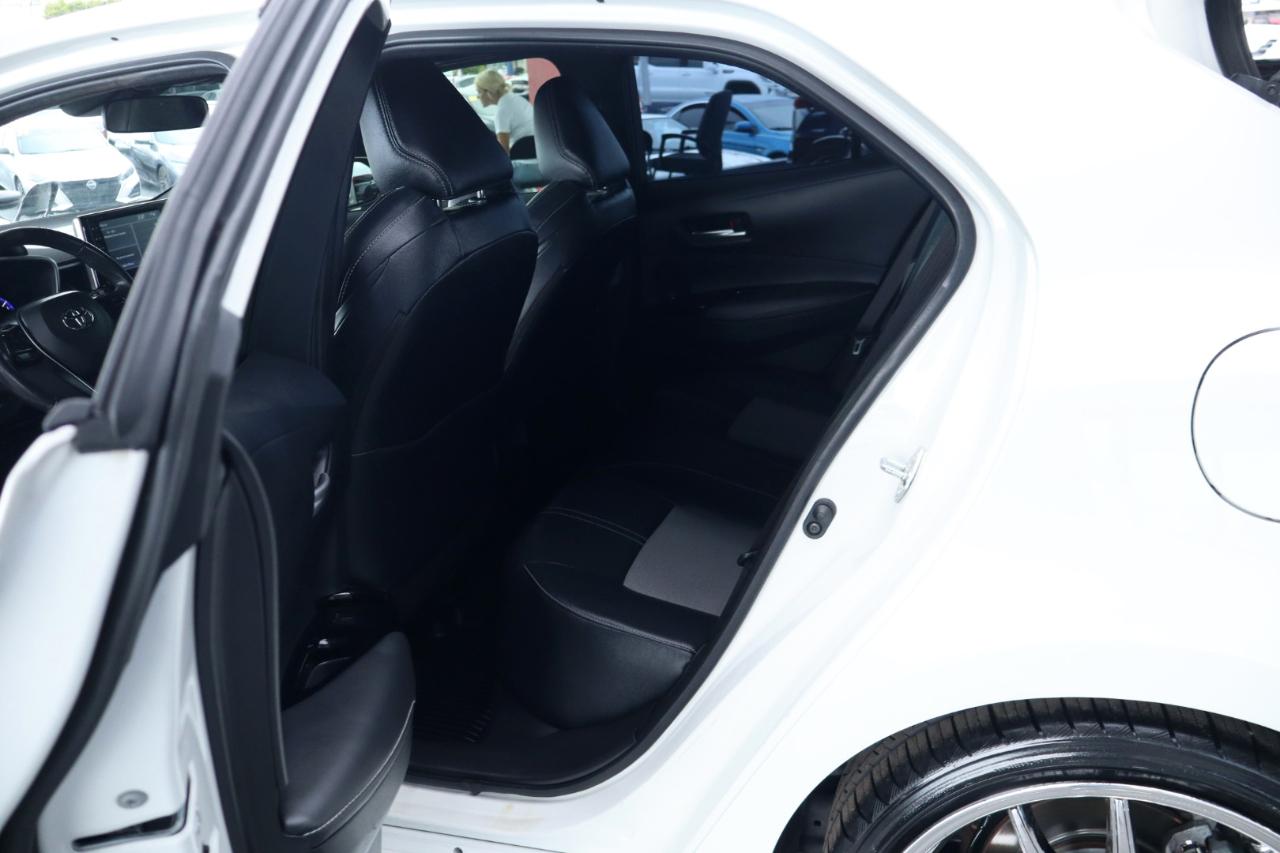 Toyota Corolla Hatchback XSE Manual (Natl) 2020