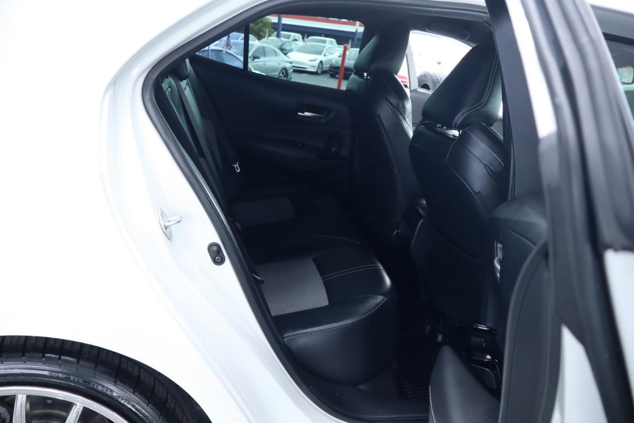 Toyota Corolla Hatchback XSE Manual (Natl) 2020