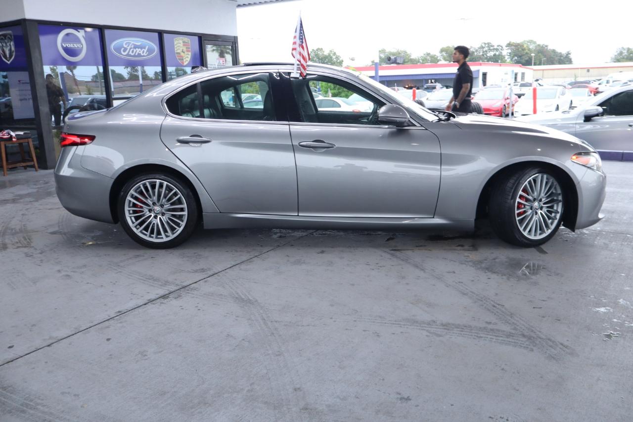 Alfa Romeo Giulia Ti Lusso RWD 2018