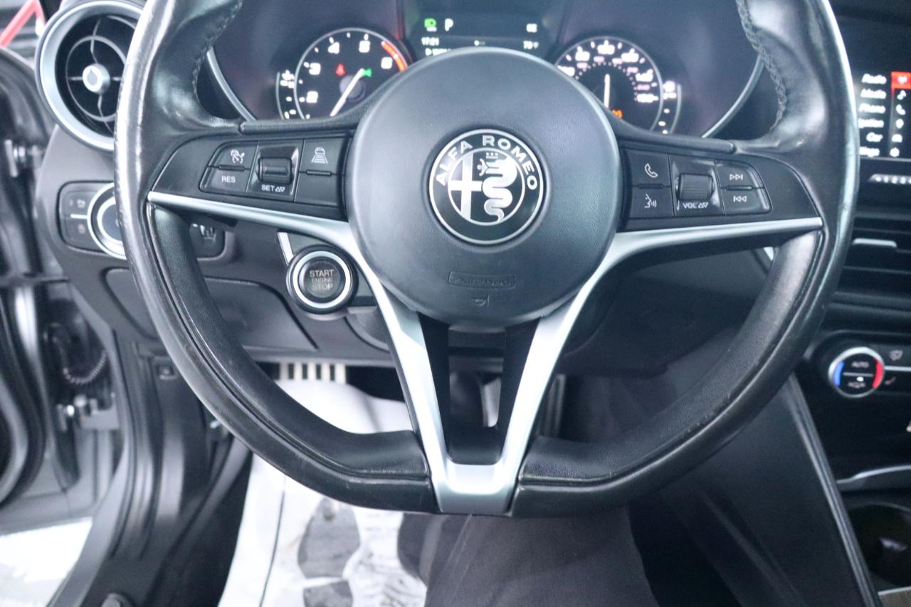 Alfa Romeo Giulia Ti Lusso RWD 2018