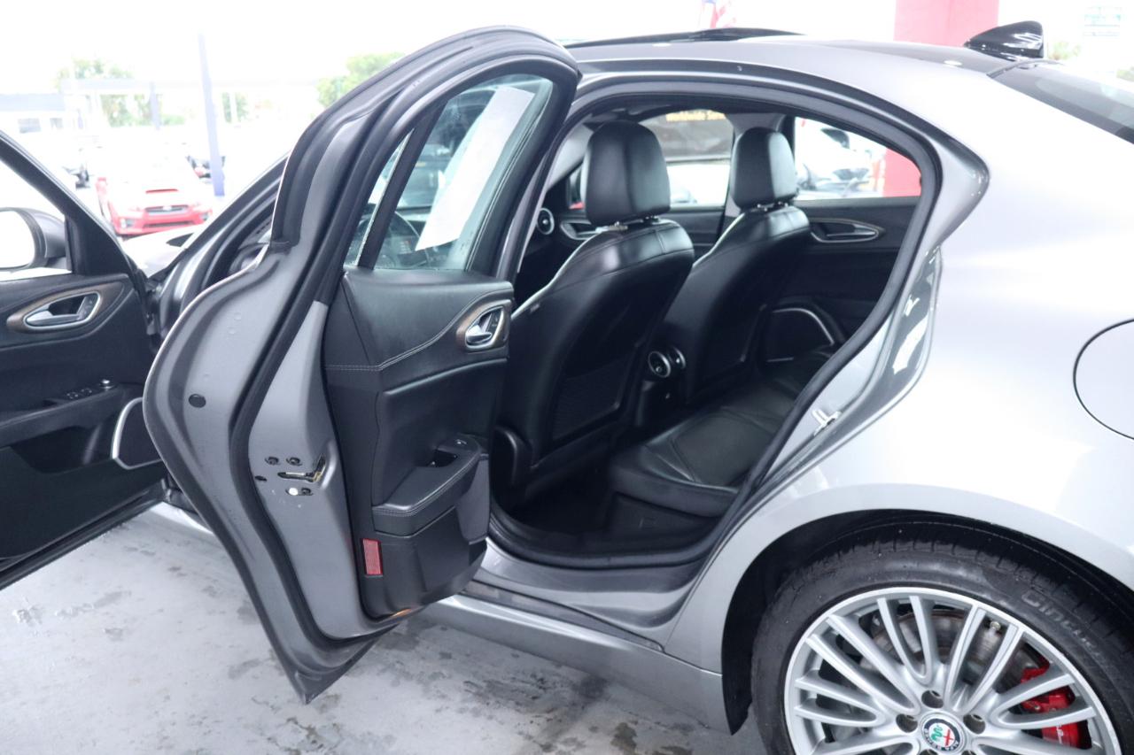 Alfa Romeo Giulia Ti Lusso RWD 2018