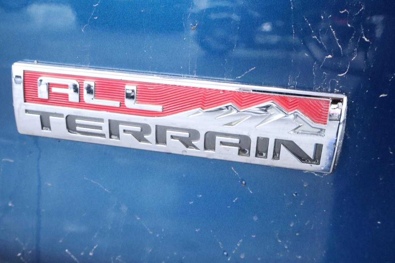 GMC Sierra 1500 4WD Crew Cab 153.0" SLT 2017
