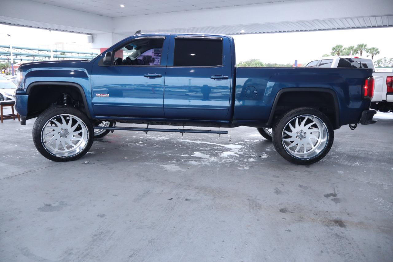 GMC Sierra 1500 4WD Crew Cab 153.0" SLT 2017