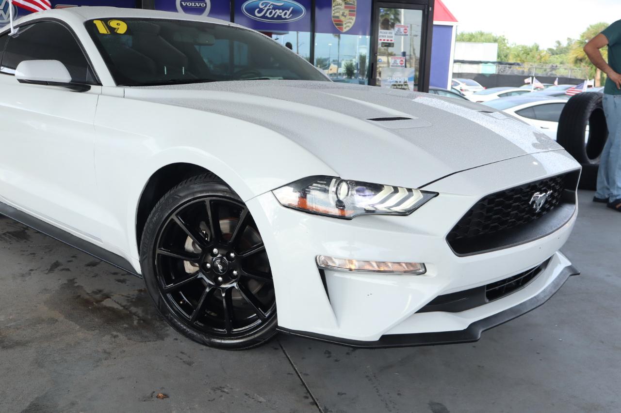 Ford Mustang EcoBoost Fastback 2019