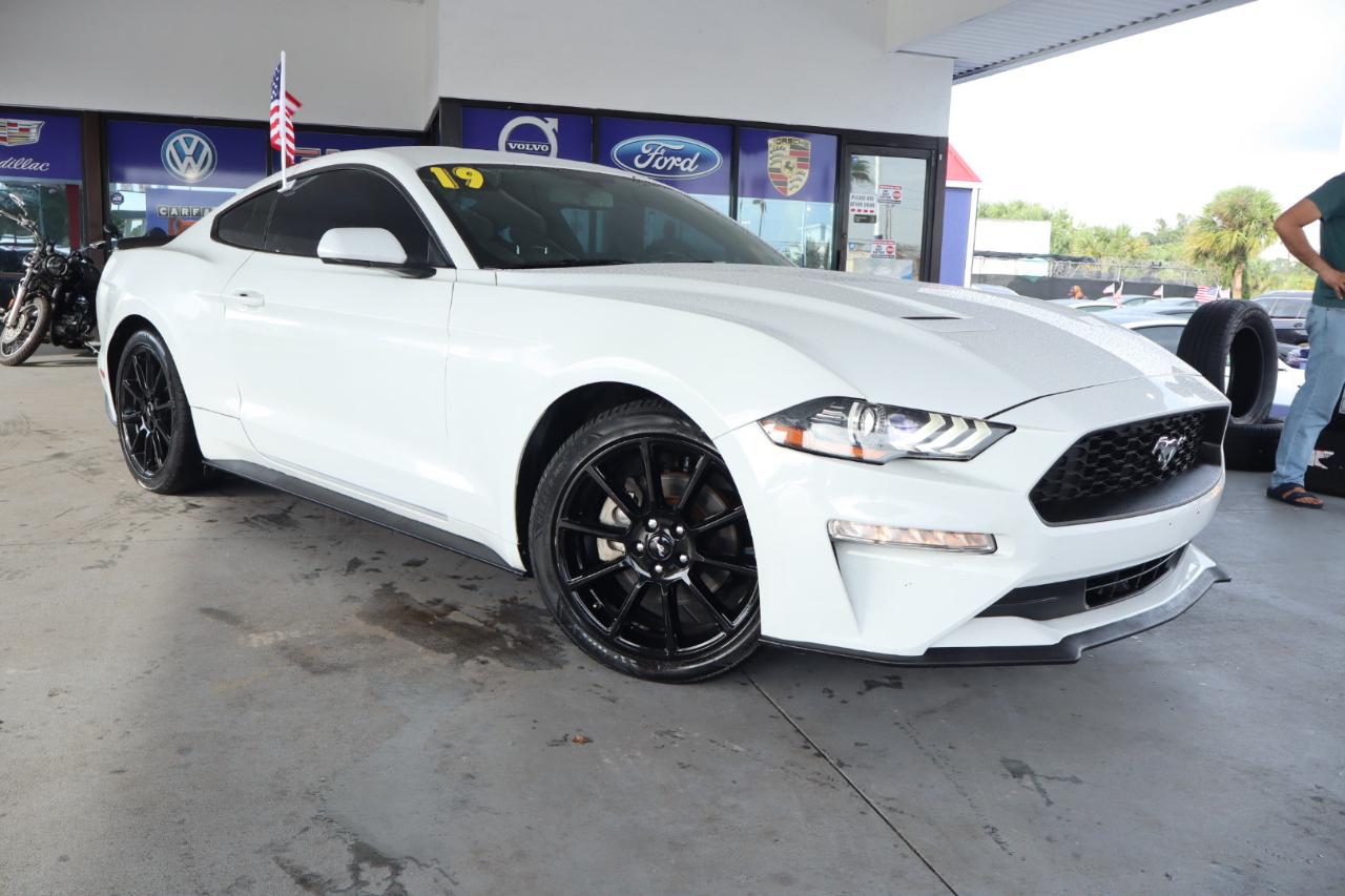 Ford Mustang EcoBoost Fastback 2019