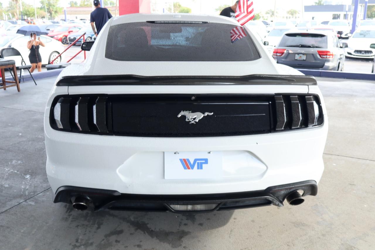 Ford Mustang EcoBoost Fastback 2019