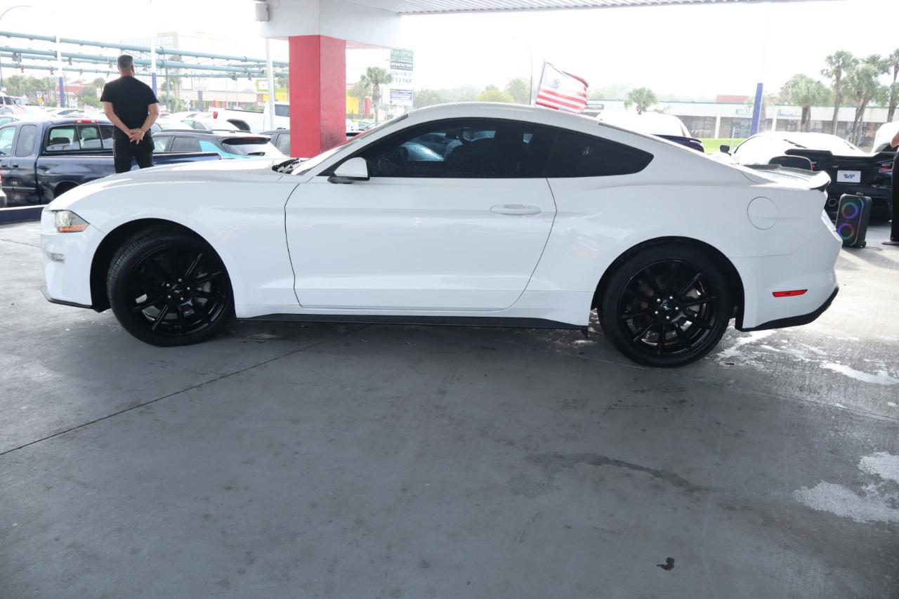 Ford Mustang EcoBoost Fastback 2019