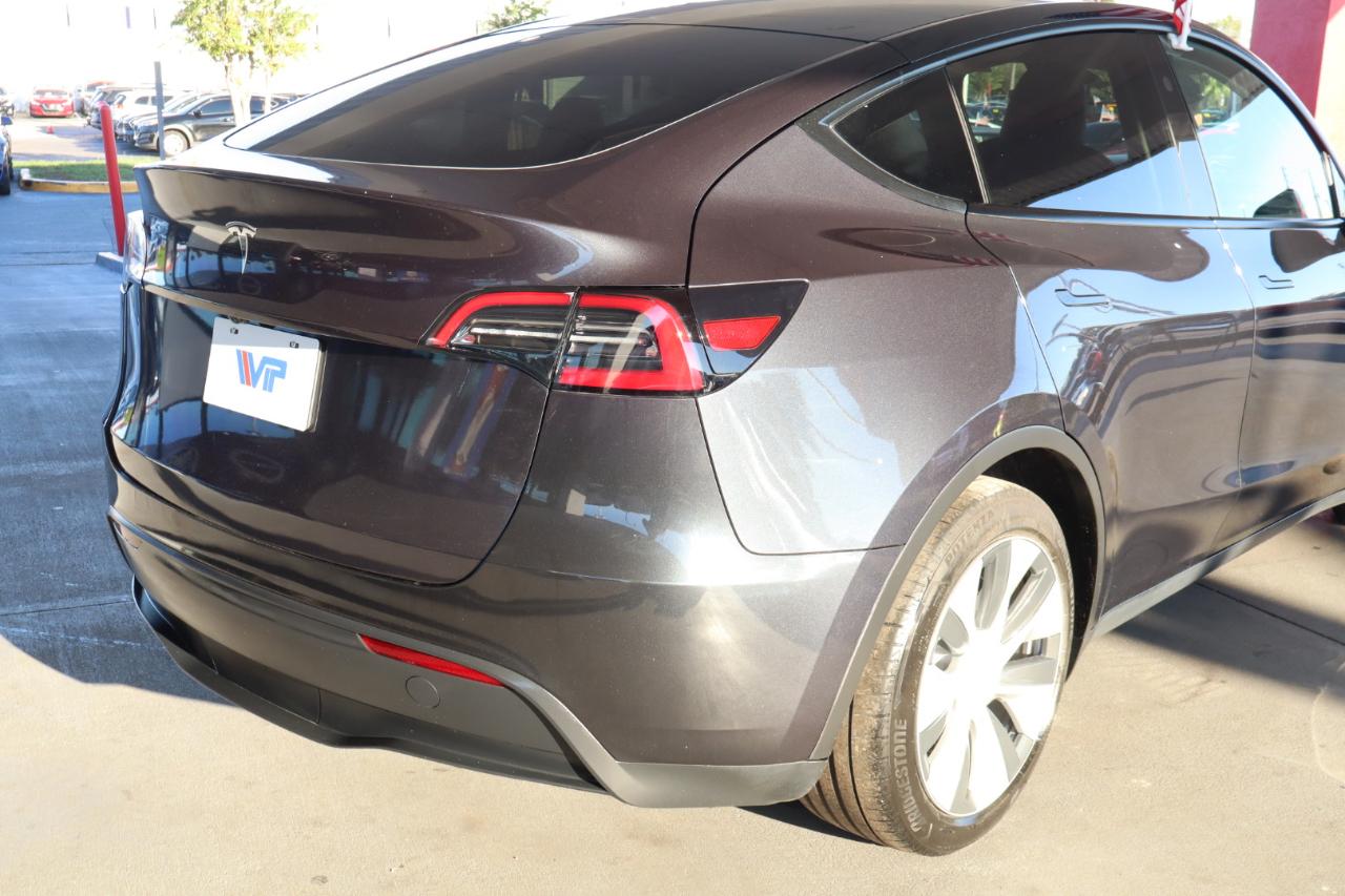 Tesla Model Y RWD *Ltd Avail* 2024