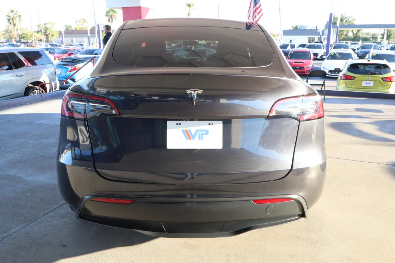 Tesla Model Y RWD *Ltd Avail* 2024