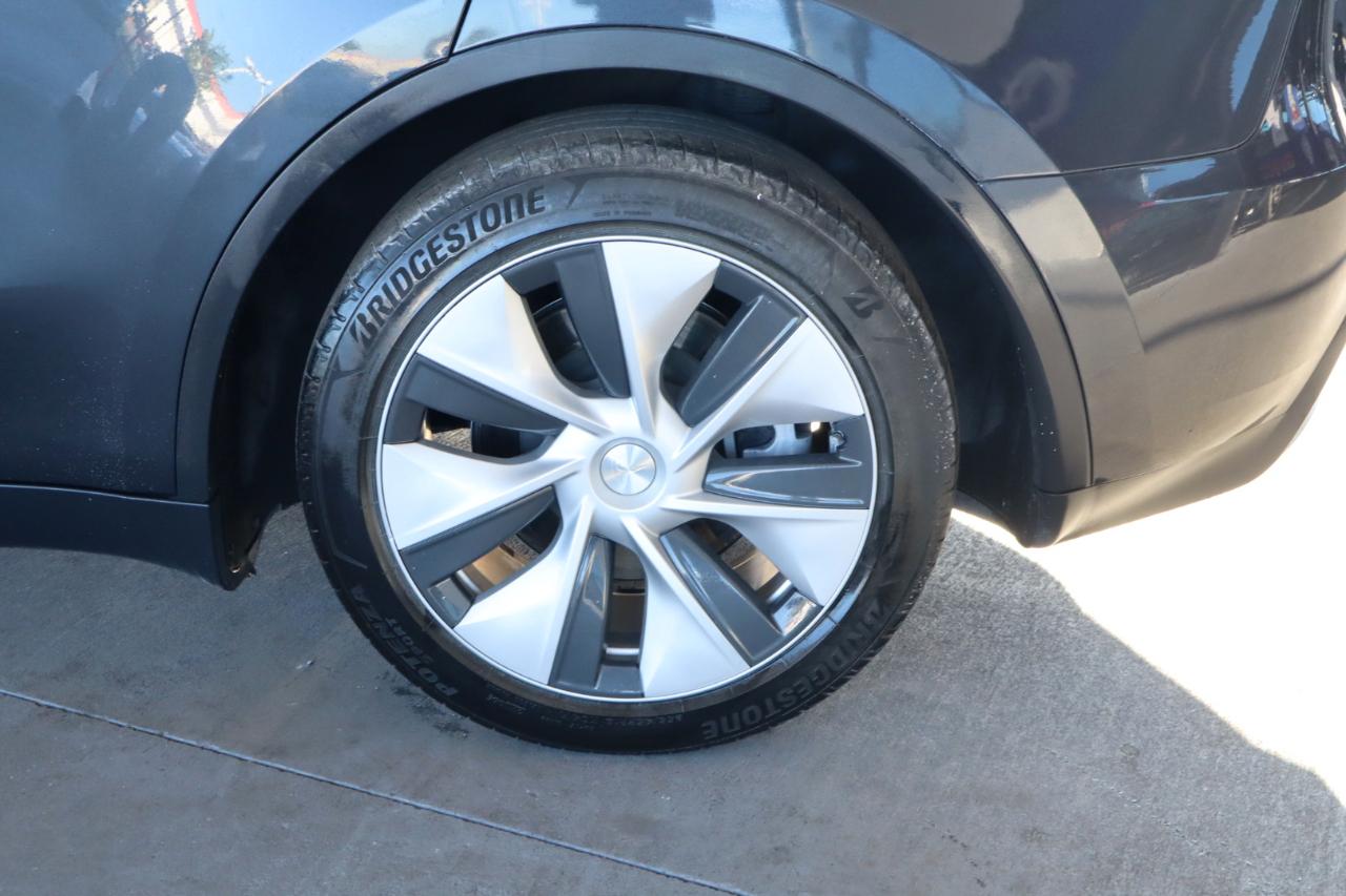 Tesla Model Y RWD *Ltd Avail* 2024