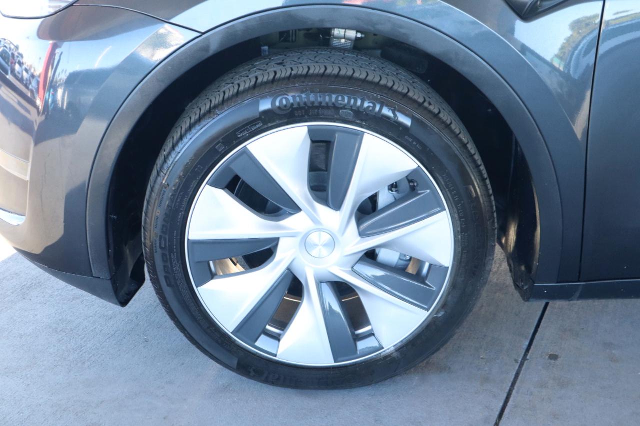 Tesla Model Y RWD *Ltd Avail* 2024