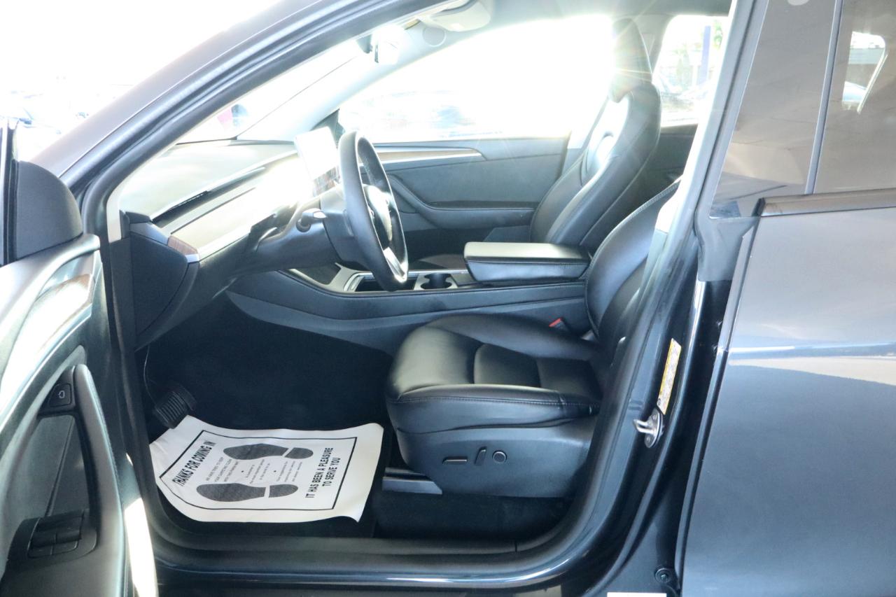 Tesla Model Y RWD *Ltd Avail* 2024