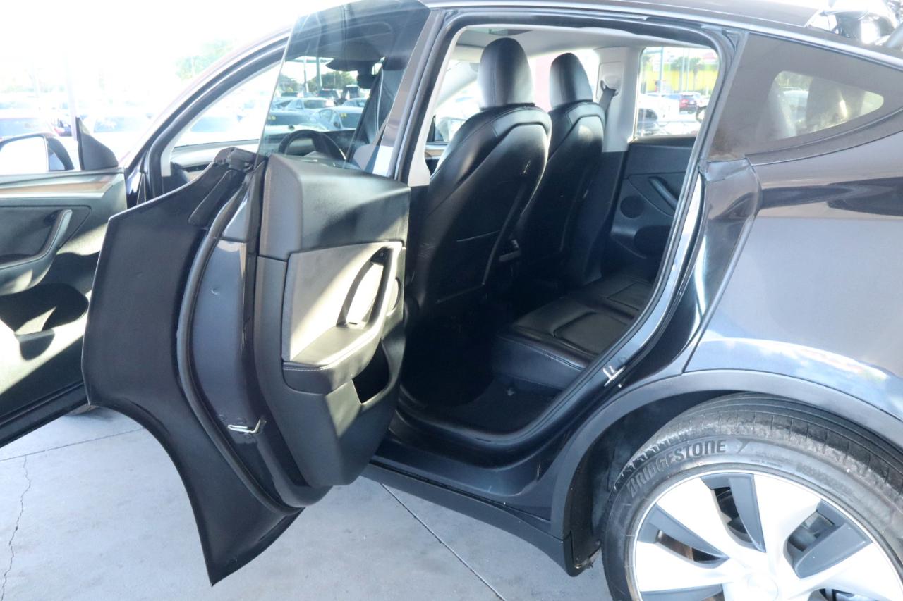 Tesla Model Y RWD *Ltd Avail* 2024