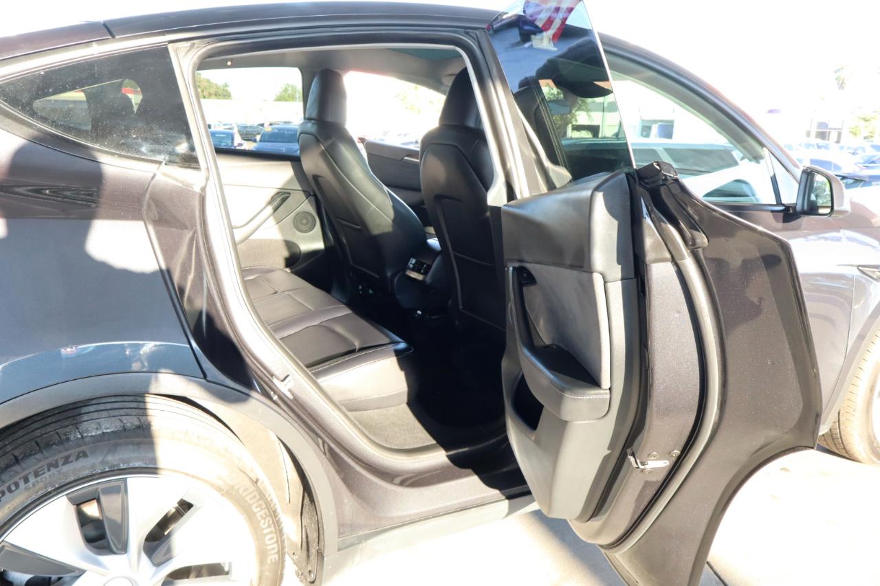 Tesla Model Y RWD *Ltd Avail* 2024