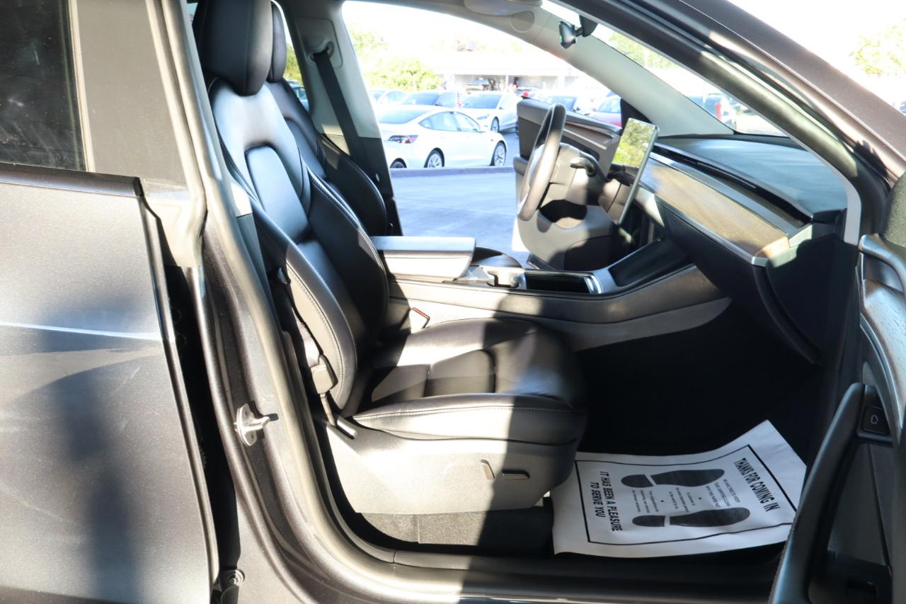 Tesla Model Y RWD *Ltd Avail* 2024