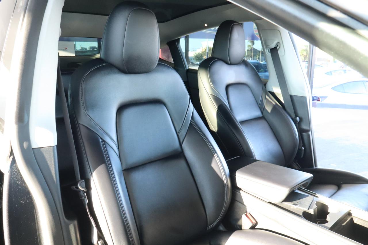 Tesla Model Y RWD *Ltd Avail* 2024