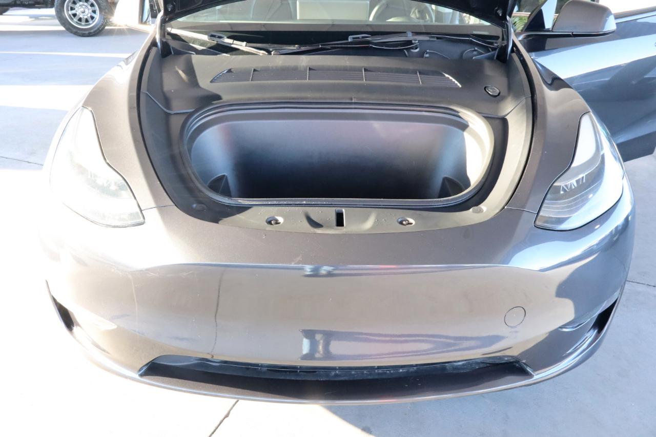 Tesla Model Y RWD *Ltd Avail* 2024