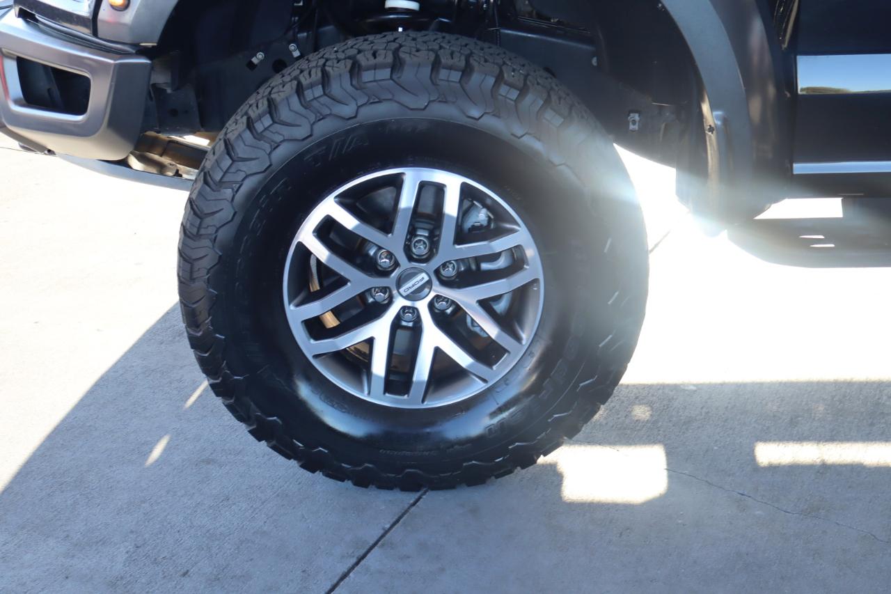 Ford F-150 Raptor 4WD SuperCrew 5.5' Box 2017