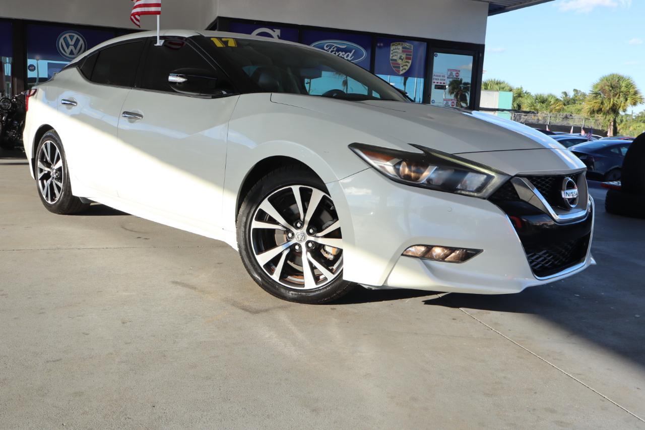 Nissan Maxima SV 3.5L *Ltd Avail* 2017
