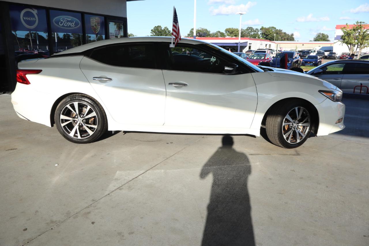 Nissan Maxima SV 3.5L *Ltd Avail* 2017