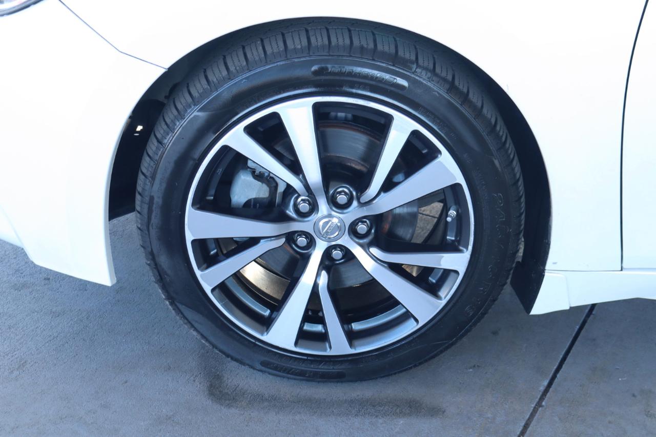 Nissan Maxima SV 3.5L *Ltd Avail* 2017