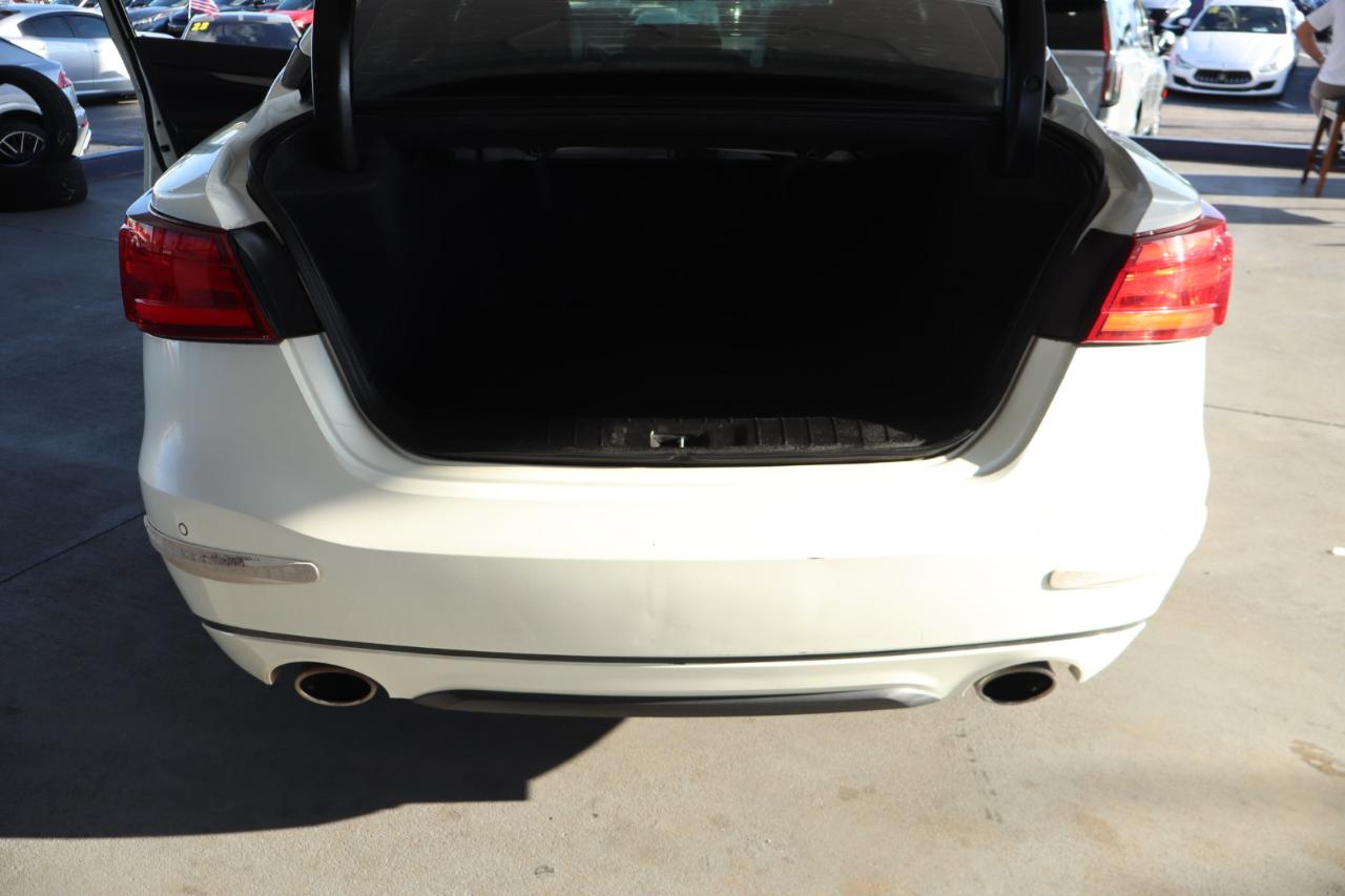 Nissan Maxima SV 3.5L *Ltd Avail* 2017