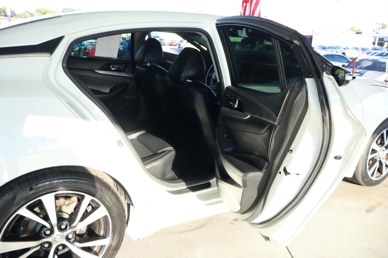 Nissan Maxima SV 3.5L *Ltd Avail* 2017