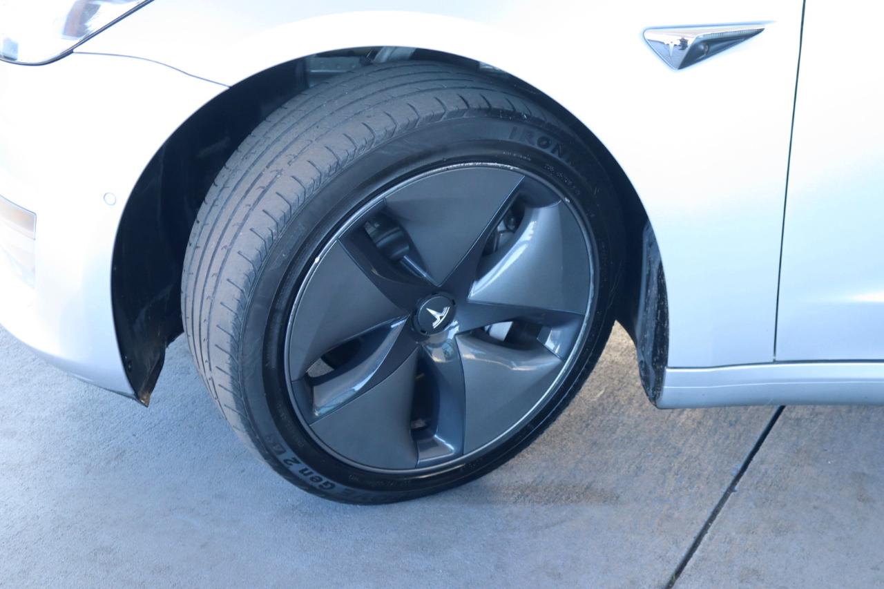 Tesla Model 3 Mid Range Battery RWD 2018
