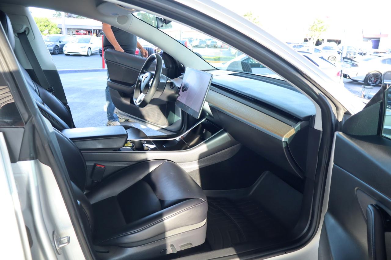 Tesla Model 3 Mid Range Battery RWD 2018