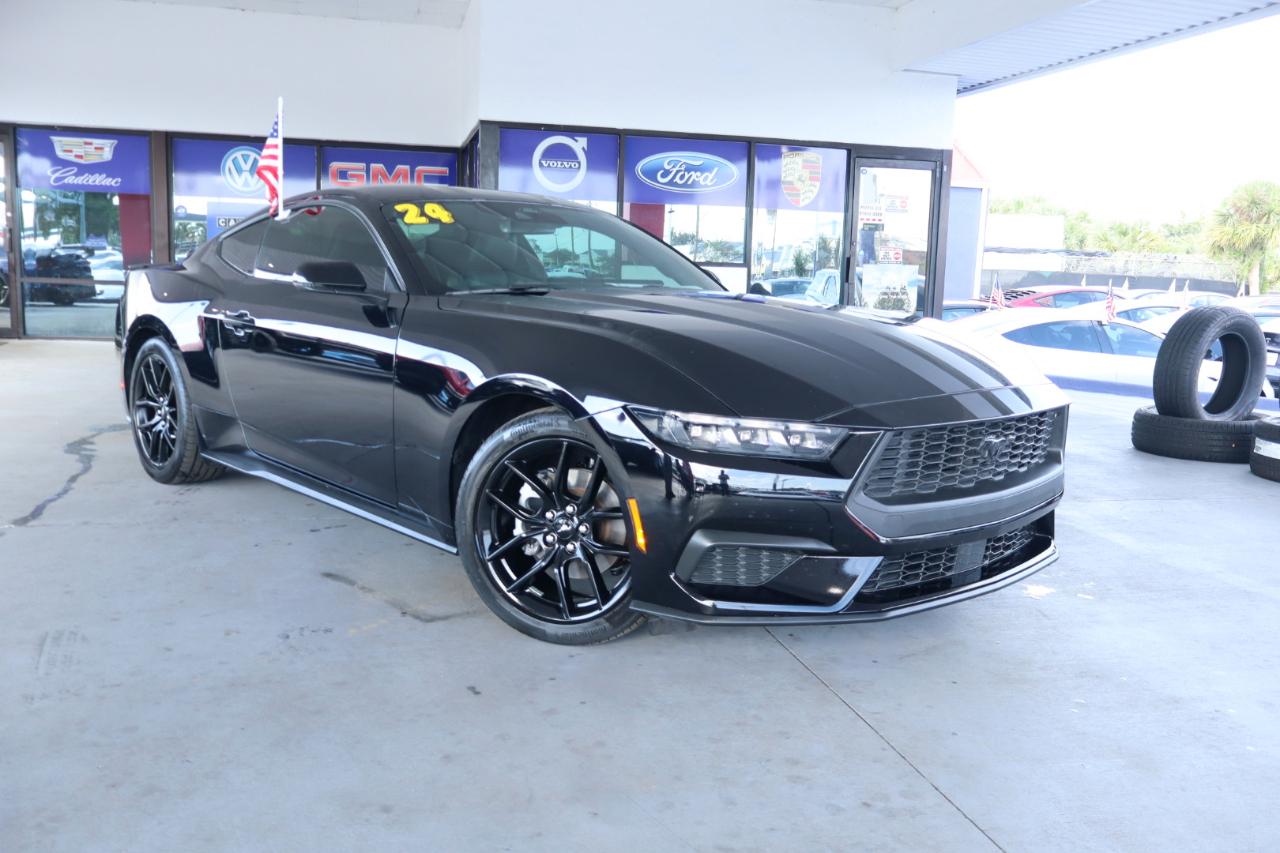 Ford Mustang EcoBoost Fastback 2024