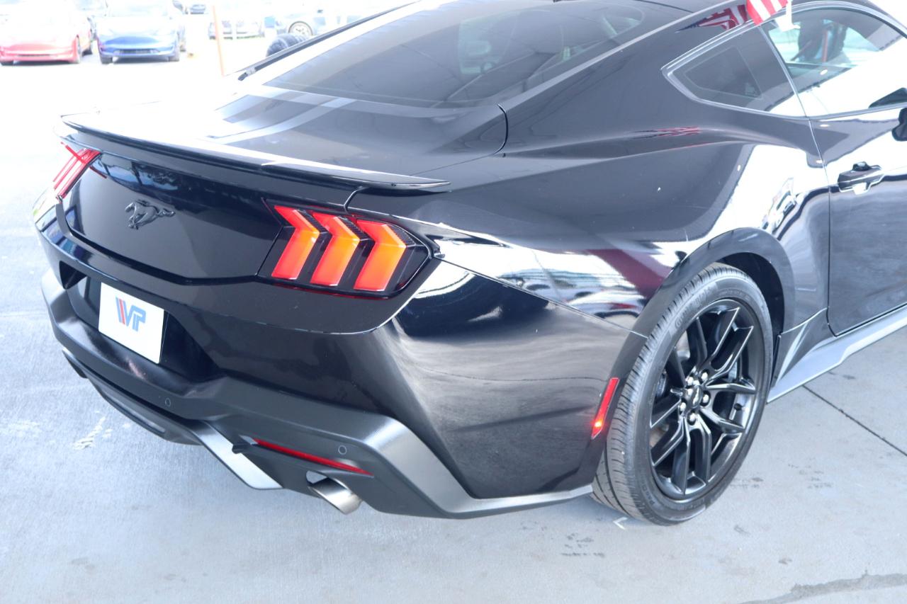 Ford Mustang EcoBoost Fastback 2024