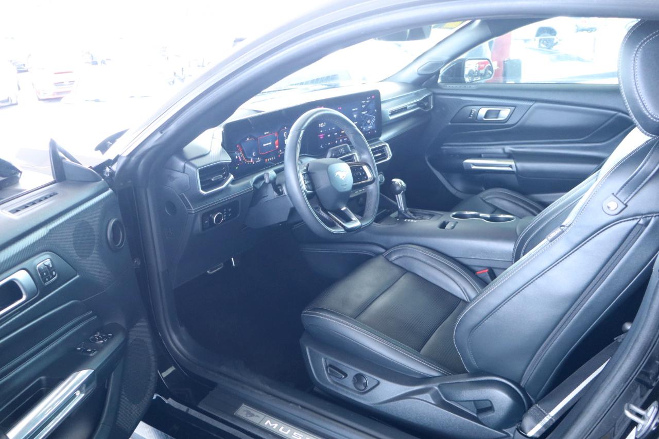 Ford Mustang EcoBoost Fastback 2024