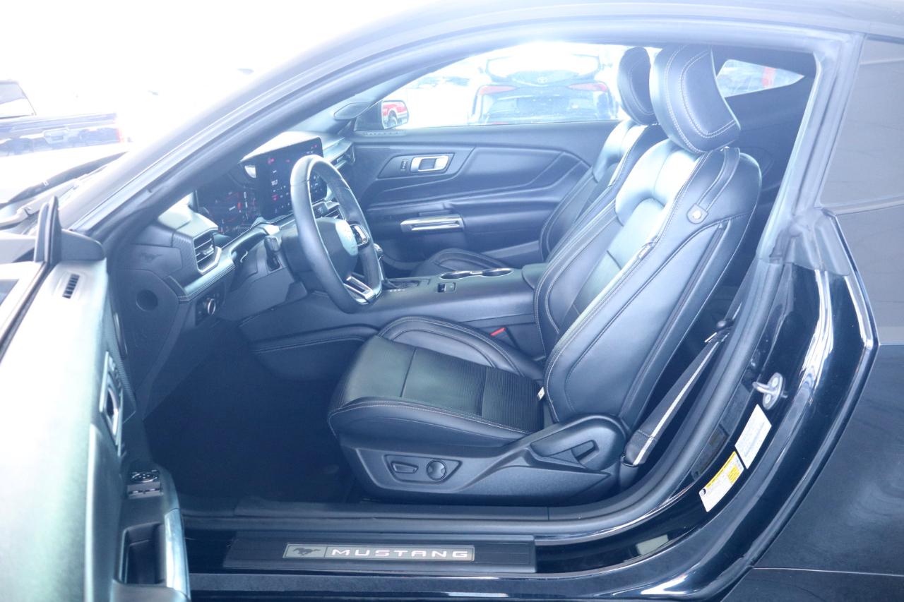 Ford Mustang EcoBoost Fastback 2024