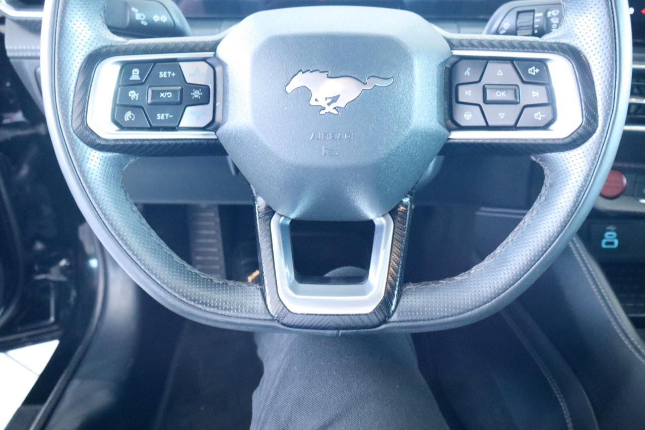 Ford Mustang EcoBoost Fastback 2024