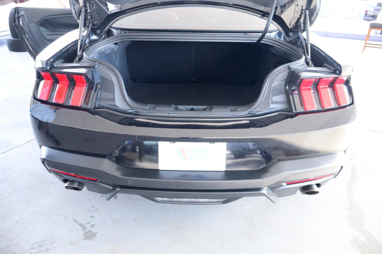 Ford Mustang EcoBoost Fastback 2024