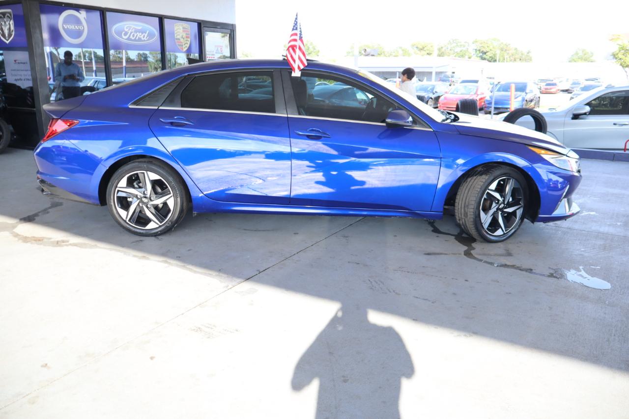 Hyundai Elantra Limited IVT 2023