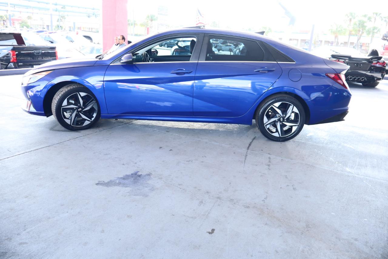 Hyundai Elantra Limited IVT 2023
