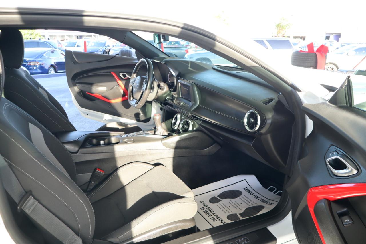 Chevrolet Camaro 2dr Cpe LT1 2022