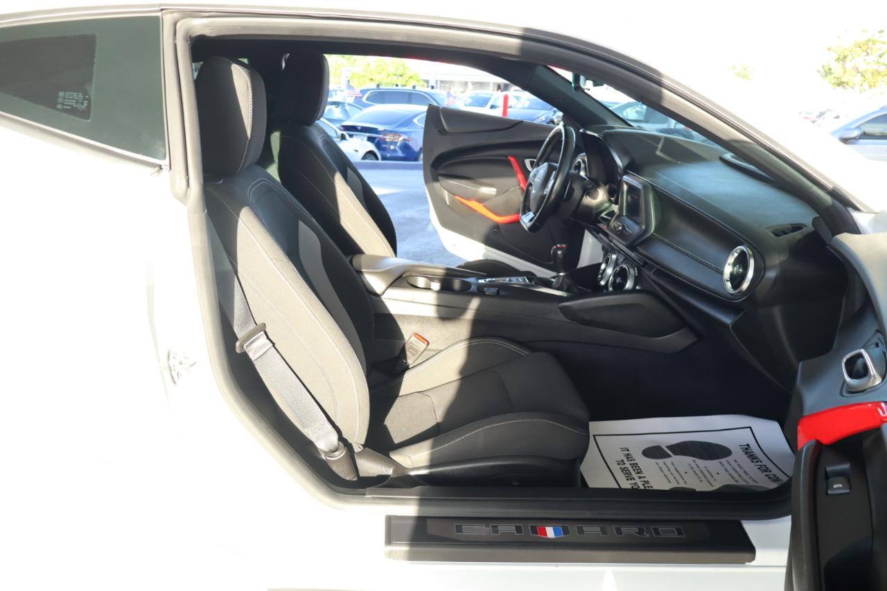 Chevrolet Camaro 2dr Cpe LT1 2022