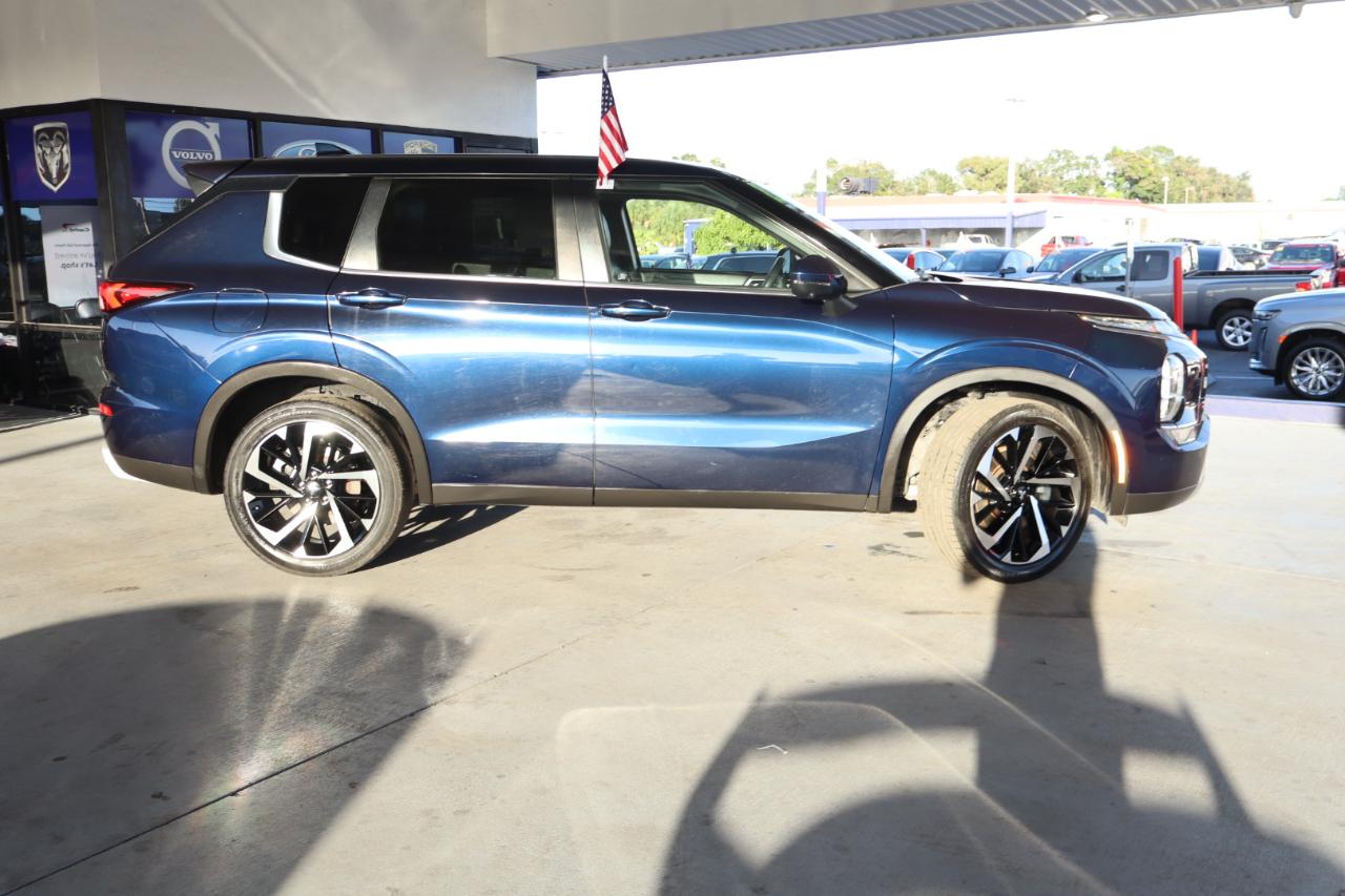 Mitsubishi Outlander SE Launch Edition FWD 2022