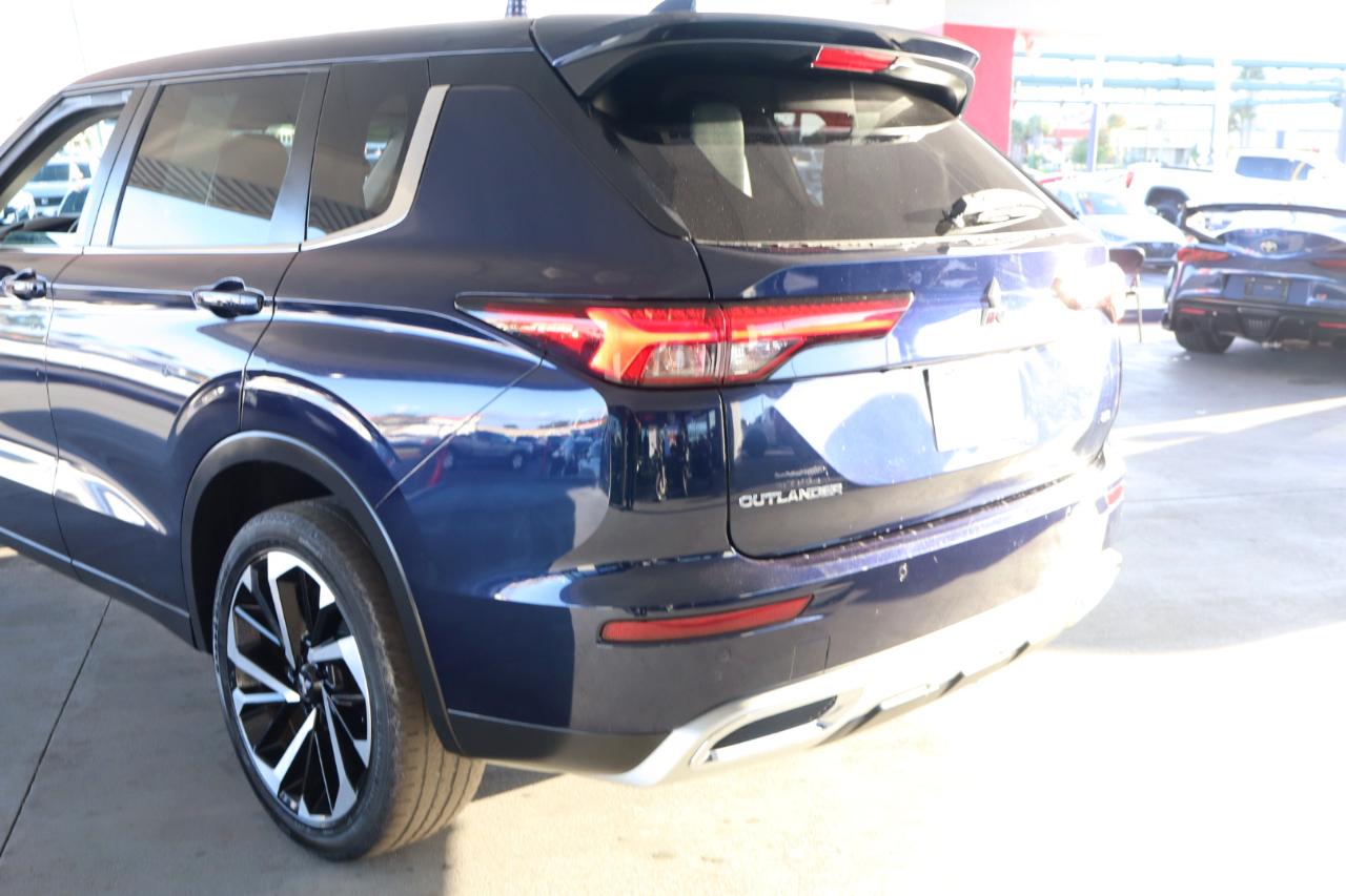 Mitsubishi Outlander SE Launch Edition FWD 2022
