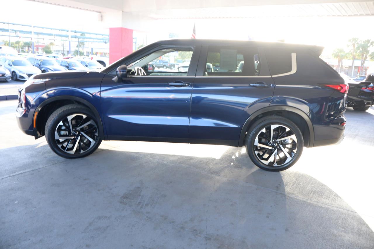Mitsubishi Outlander SE Launch Edition FWD 2022