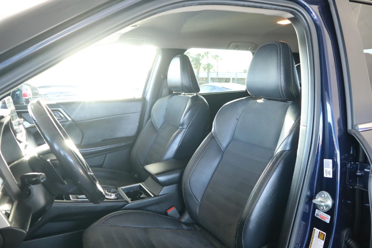 Mitsubishi Outlander SE Launch Edition FWD 2022