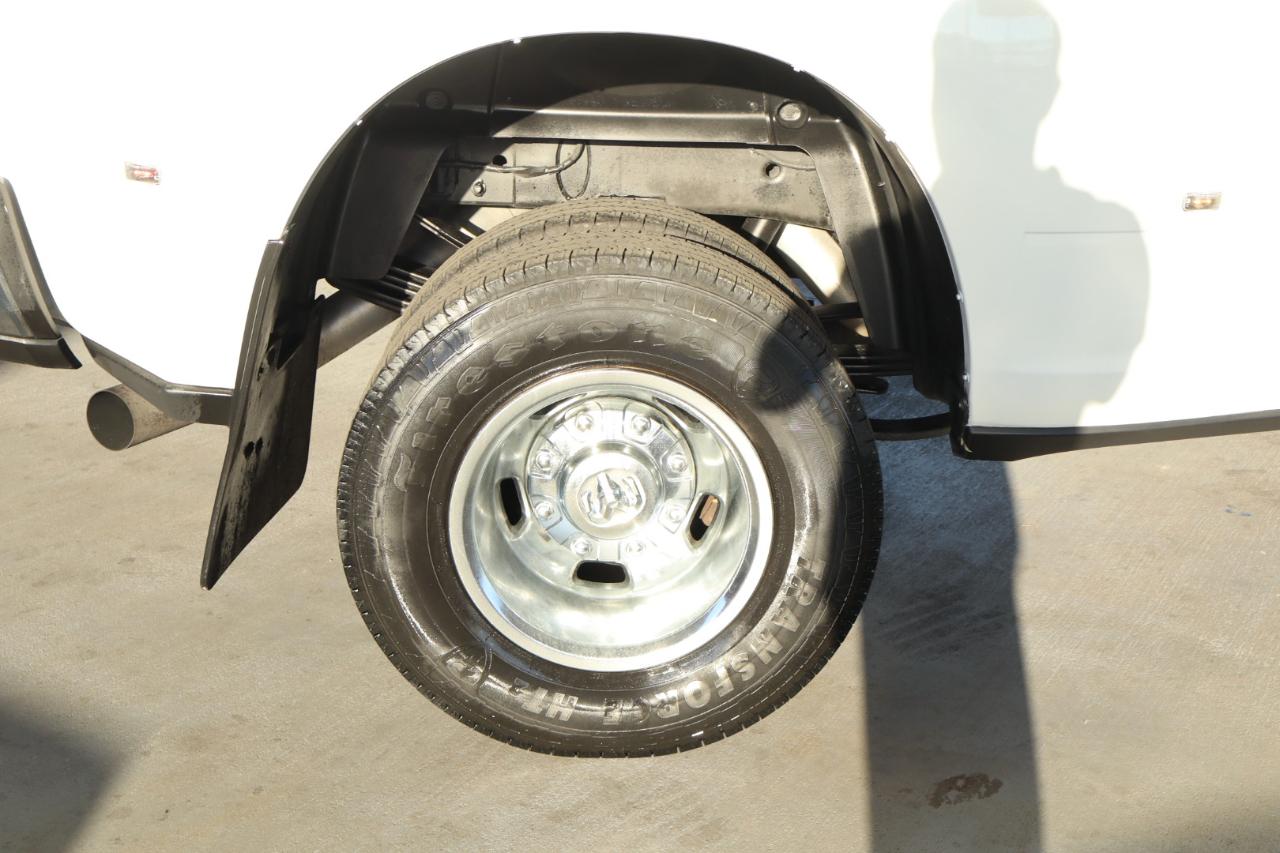 RAM 3500 Tradesman 4x4 Crew Cab 8' Box 2019