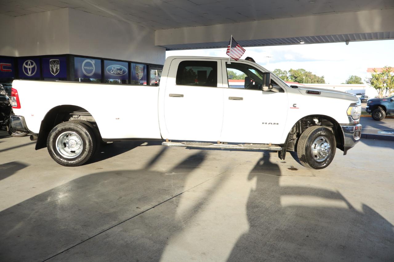 RAM 3500 Tradesman 4x4 Crew Cab 8' Box 2019